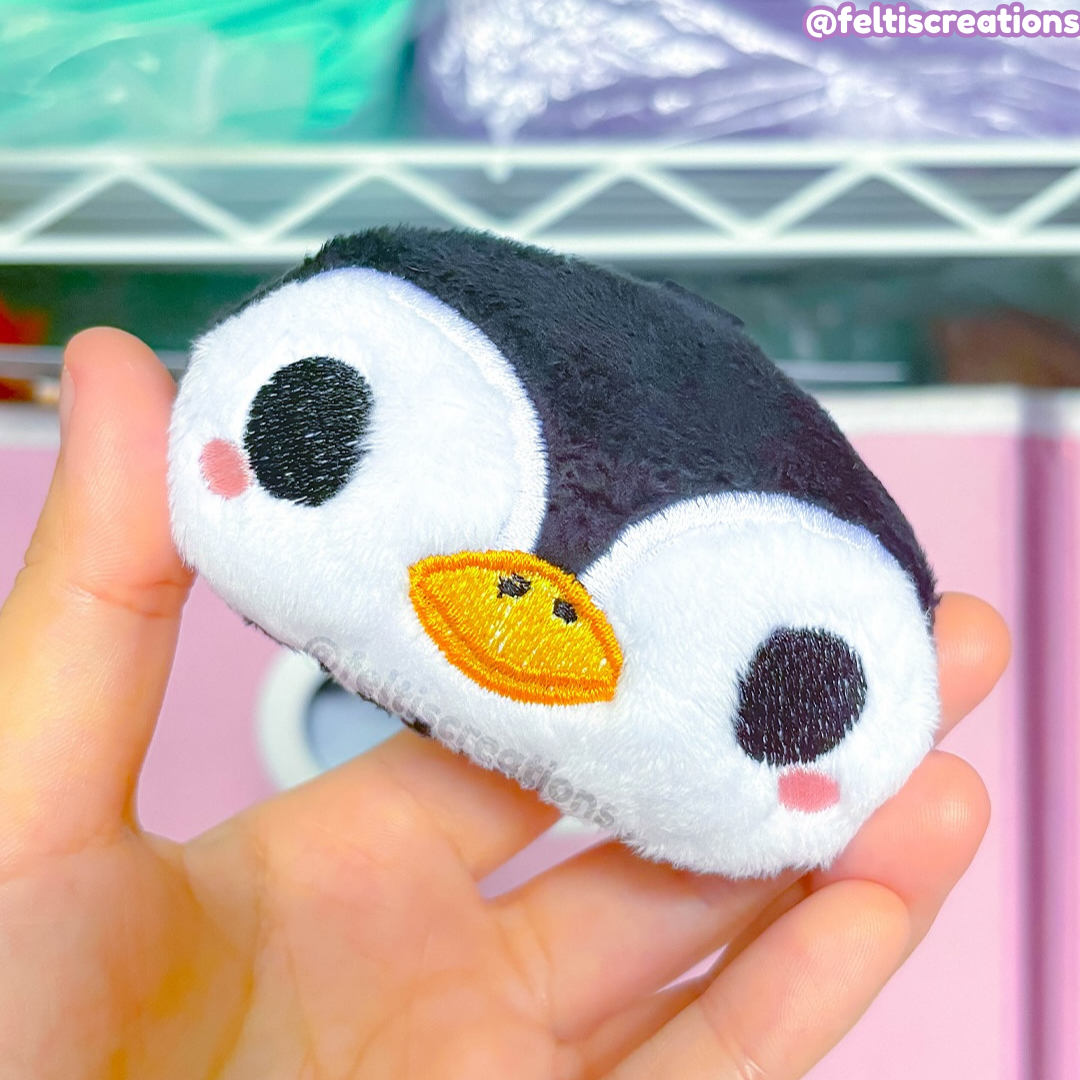 Patreon Vault - Aurora Plush Keychain - January 2025