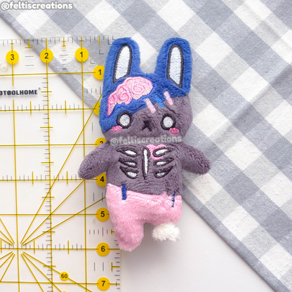 Creepy Cuddles Plush Keychain (Mystery Box)